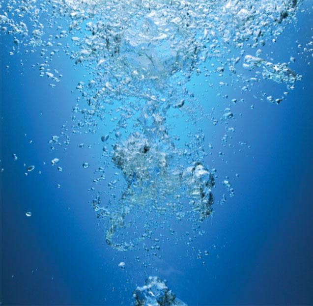 超声波换能器在水中产生的小气泡