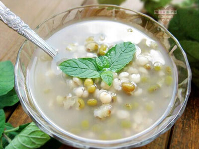“秋毒”肆虐 这么喝绿豆汤能帮助身体排毒